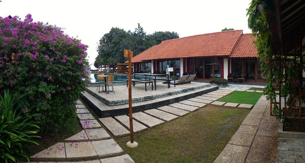 Jepara Marina Beach Bungalows エクステリア 写真